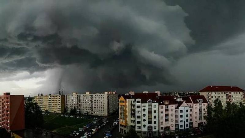 Fotografie bouře nad Hodonínem, kterou vyvolal HAARP (2021)